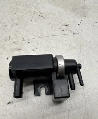 Mercedes-Benz B W245 Turbo solenoid valve A0051535528