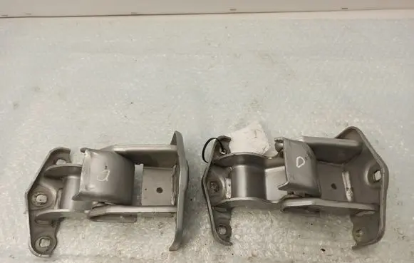 Opel Vivaro Loading door hinge set 527428