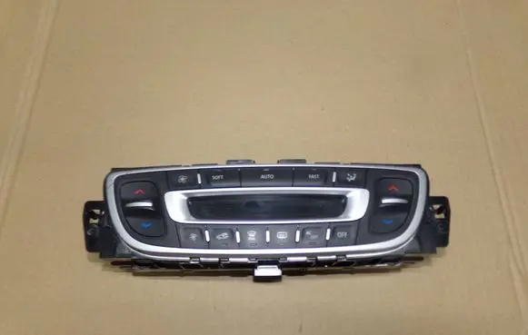 Renault Megane III Central console control unit 