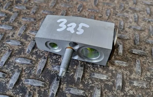 Air conditioning (A/C) expansion valve