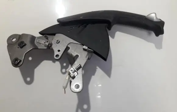 Handbrake/parking brake lever assembly