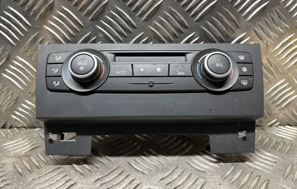 BMW X1 E84 Climate control unit 9242410 100727159B