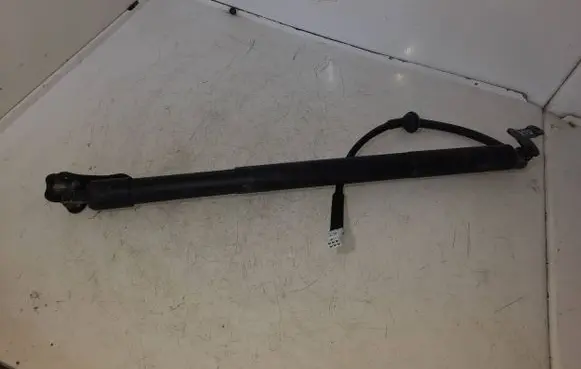 Toyota Corolla Cross Tailgate strut 6892016022 2082640872