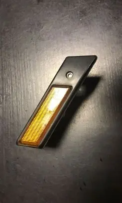 BMW 3 E36 Front fender indicator light 8357049