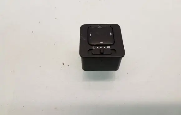 Wing mirror switch