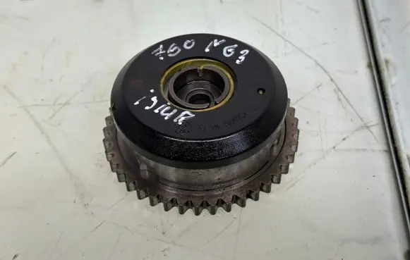 BMW 5 GT F07 Camshaft pulley/ VANOS 7600085 11367600085