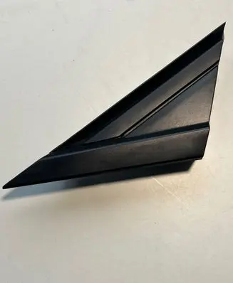 Peugeot 3008 III Front door glass trim molding 9811661880