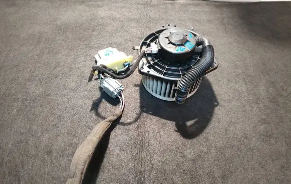 Renault Laguna III Heater fan/blower 3400004 07101B