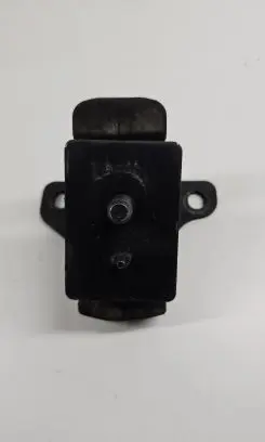 KIA Sorento Engine mount bracket