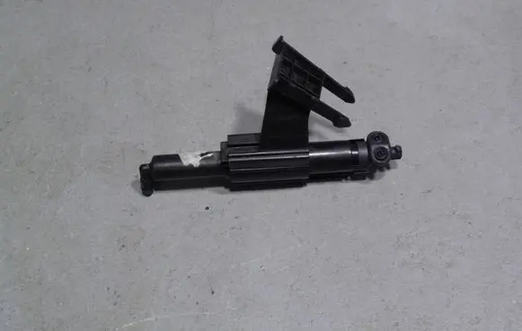 Ford Focus Headlight washer spray nozzle BM5113L015AC