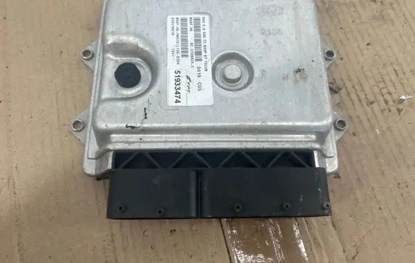 Fiat 500 Engine control unit/module 51933474 9TMV7W57M