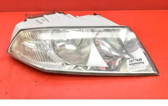 Skoda Octavia Mk2 (1Z) Headlight/headlamp 