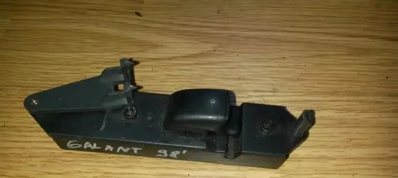 Mitsubishi Galant Electric window control switch MR252818