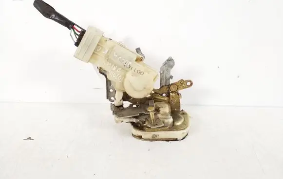 Toyota Prius (XW10) Rear door lock