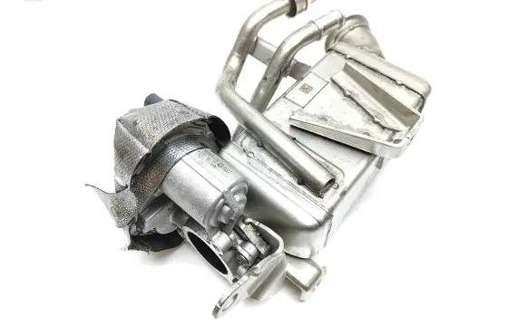 Audi A4 S4 B9 8W EGR valve cooler 05l131512A