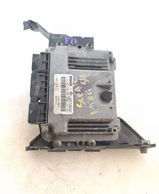 Renault Megane II Engine control unit/module 0281011549 8200310863 8200370779