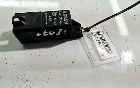 Chevrolet Captiva Glow plug pre-heat relay 0281003041