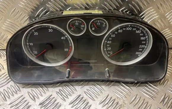 Volkswagen PASSAT B5.5 Speedometer (instrument cluster) 110080199