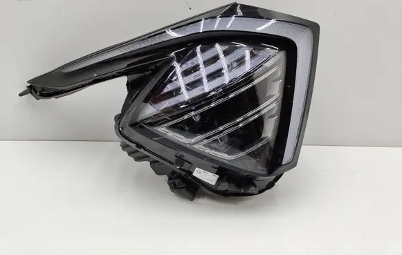 KIA Sportage Headlight/headlamp 92102R2100