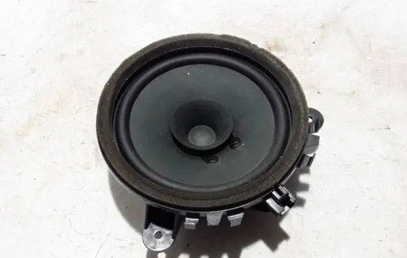 Volvo V50 Front door high frequency speaker 30657444