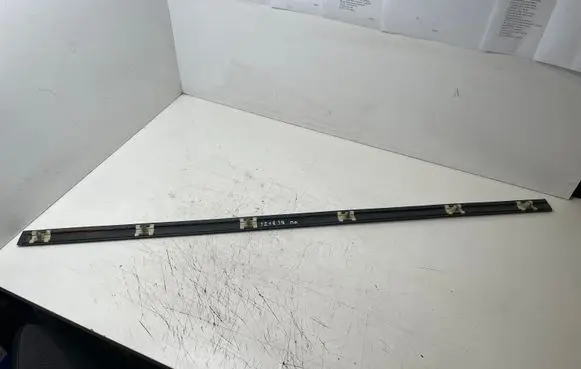 BMW 5 E39 Front door trim (molding) 8159295