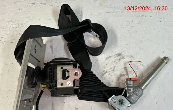 Nissan Qashqai+2 Front seatbelt 76988JD000A