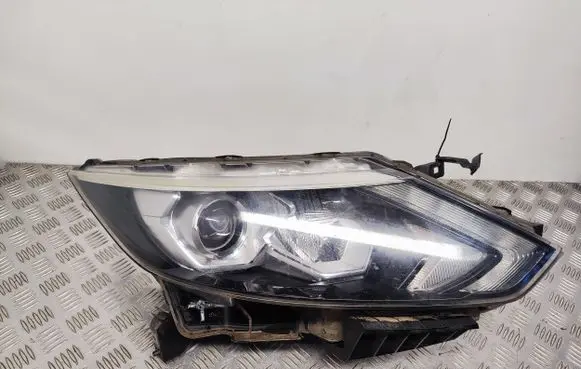 Nissan Qashqai Headlight/headlamp 10018016