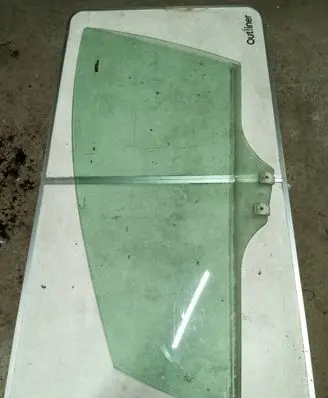 Mazda CX-7 Front door window glass four-door 43R00014