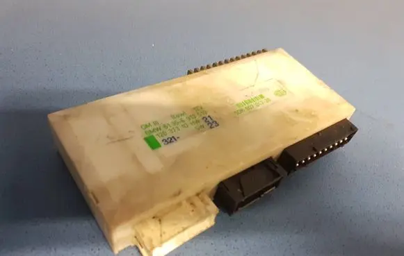 BMW 5 E39 Comfort/convenience module 61356913519 12037310