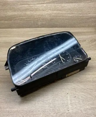 Volkswagen Golf III Speedometer (instrument cluster) 1H6919033B 57001262