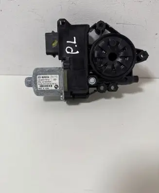 KIA Ceed Front door window regulator motor 82450J7010 F005102274