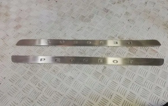 Peugeot 308 Front sill trim cover