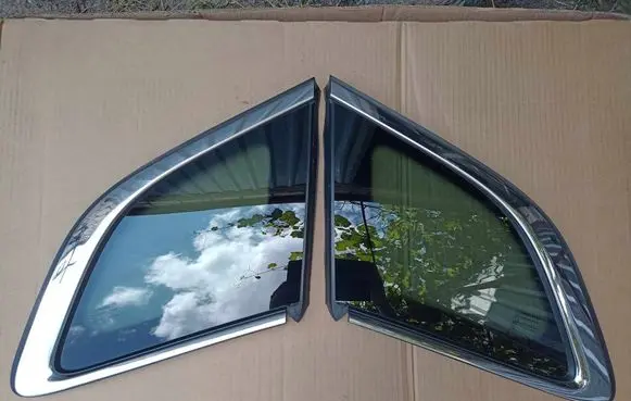 Renault Kadjar Front triangle window/glass 33DD119S