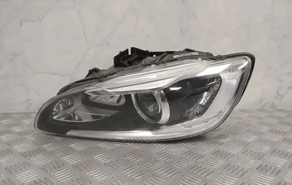Volvo V60 Headlight/headlamp 31395902