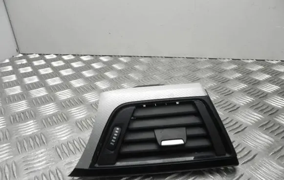BMW 4 F32 F33 Rear air vent grill 9231995 I1459