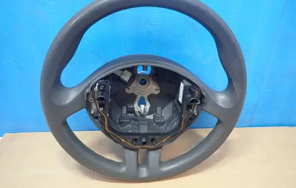 Renault Clio III Steering wheel 