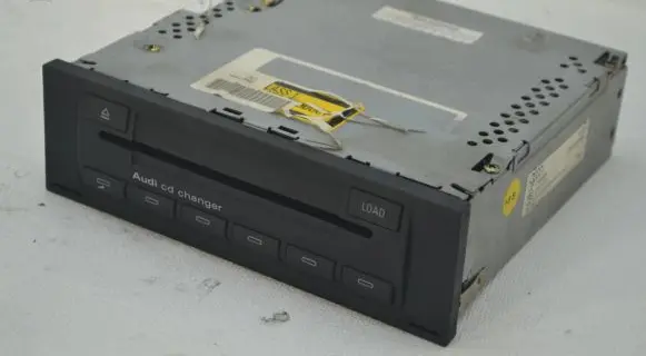 Audi A4 S4 B7 8E 8H CD/DVD changer 8E0035111 AU25ZAD81218