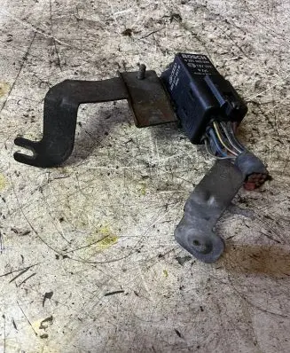 Glow plug pre-heat relay