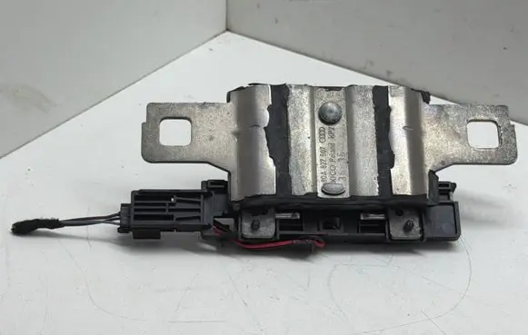 Audi Q7 4M Trunk lock loop 80A827507