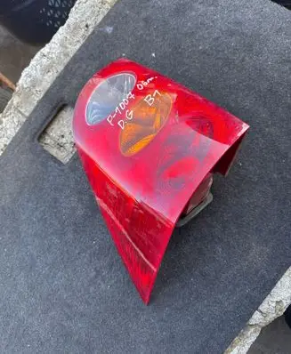 Peugeot 1007 Rear/tail lights 89316969