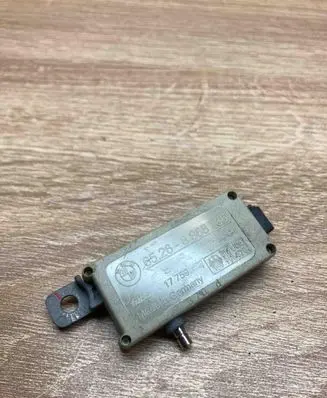 BMW 5 E39 Aerial antenna amplifier 8368886 USED