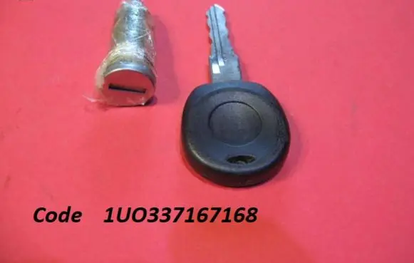Volkswagen PASSAT B3 Front door lock (next to the handle) 1UO337167168