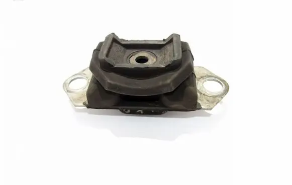 Nissan Qashqai Engine mount bracket 8200358147C