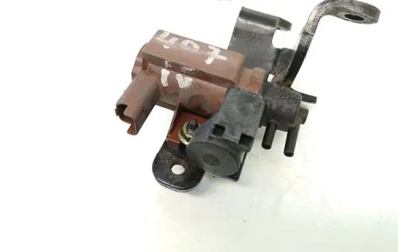 Volkswagen Golf I Turbo solenoid valve 9654282880