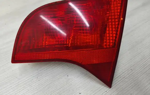 Tailgate rear/tail lights