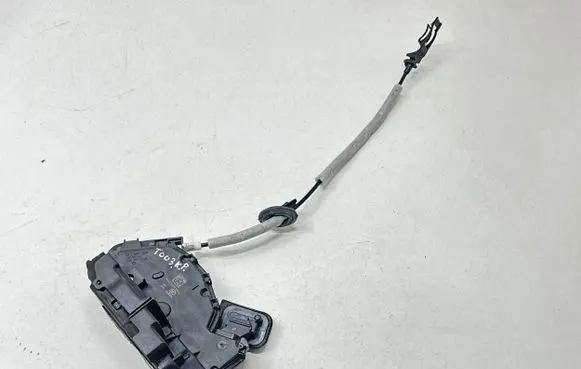 Volkswagen Touran III Front door lock 5TB837015A A046465