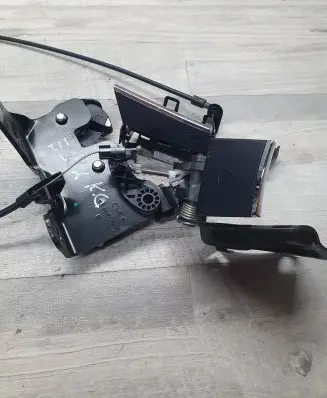 Mercedes-Benz E W212 Seat back rest lock catch A2129200176