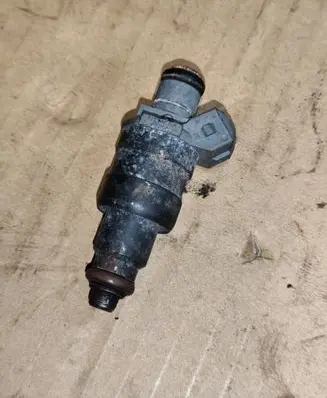 Fuel injector