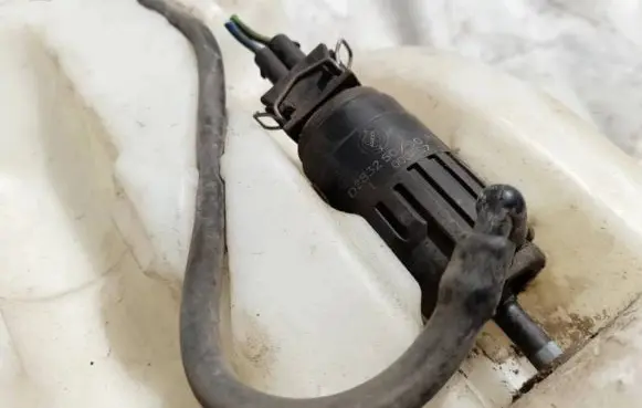 Windscreen/windshield washer pump