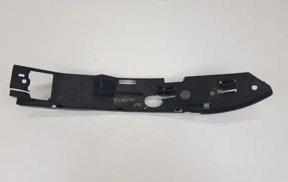 Volkswagen Touareg I Front bumper mounting bracket 7L6807183A